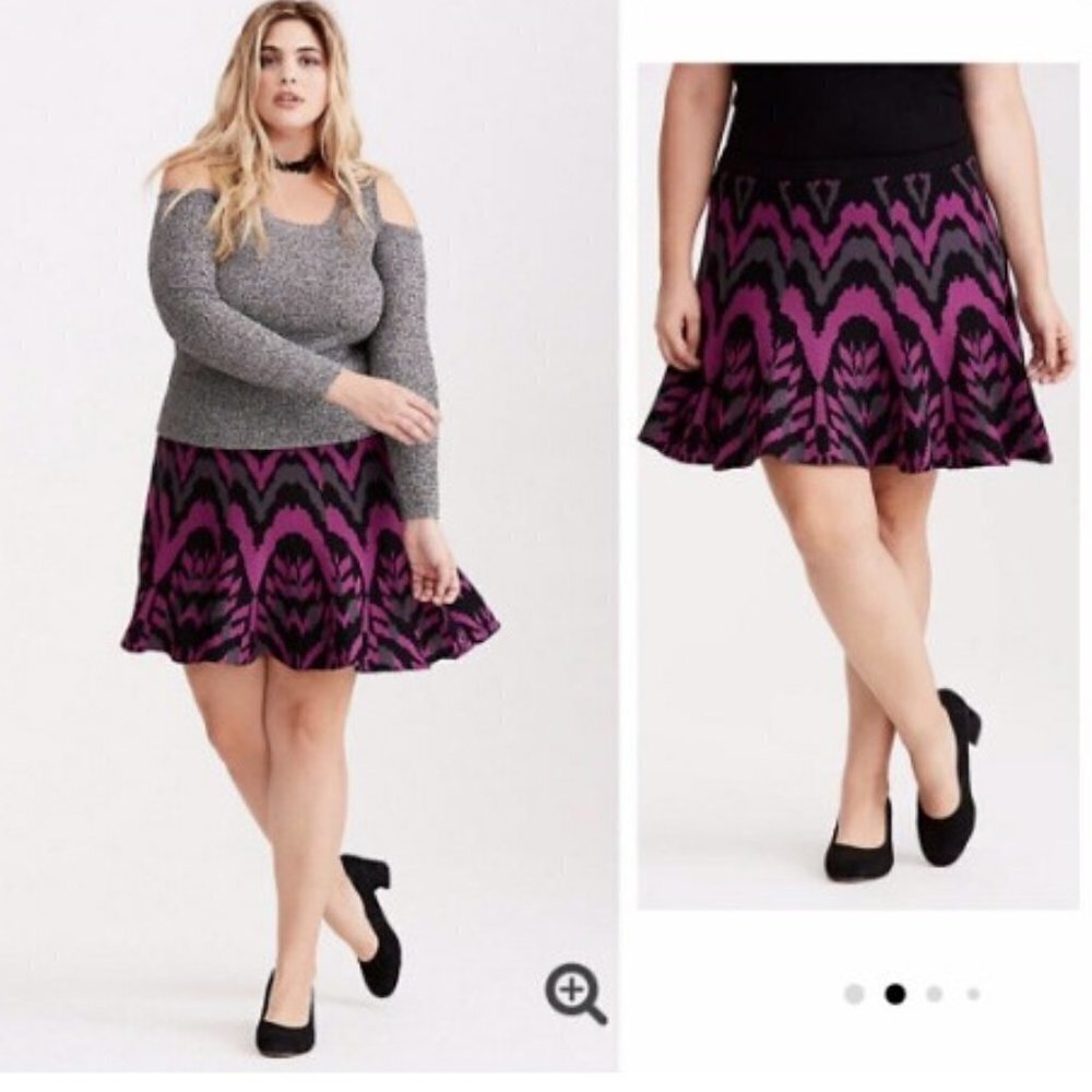 Torrid Sz 3 Sweater Skater Skirt Mini Flare Black/Pink/gray elastic waist pullon